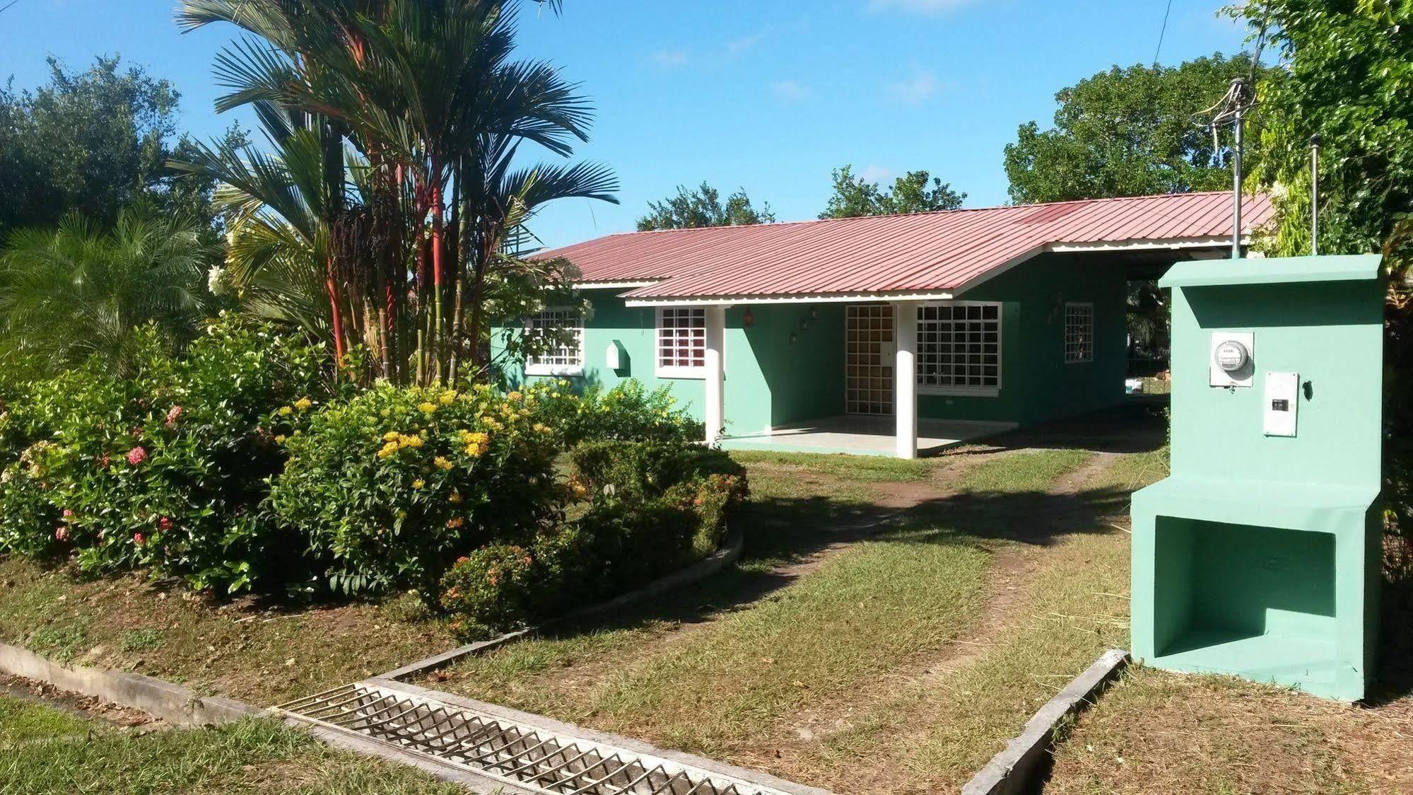 Little Italy B&B Boqueron المظهر الخارجي الصورة